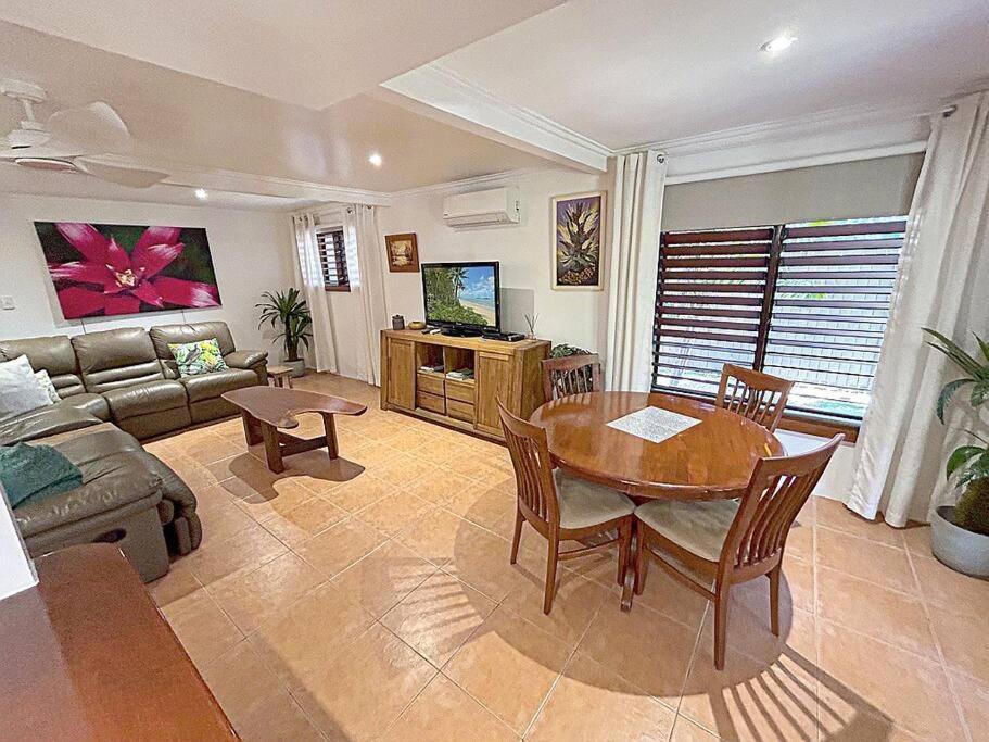 Oasis, In Leafy Whitfield. Villa Edge Hill ภายนอก รูปภาพ